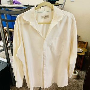 Mens Tommy Bahama Collared 👔 Shirt-Great Condition!!!! 😍